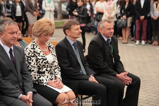 Uczniowie ZS nr 5 uroczyście przywitali nowy rok szkolny [01.09.2014] - zdjęcie #10 - eOstroleka.pl