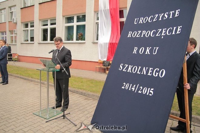 Uczniowie ZS nr 5 uroczyście przywitali nowy rok szkolny [01.09.2014] - zdjęcie #54 - eOstroleka.pl