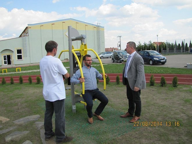 Odebrano siłownię napowietrzną w miejscowości Rzekuń [04.09.2014] - zdjęcie #1 - eOstroleka.pl