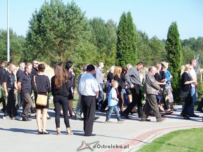 Uroczystości pogrzebowe Adama Guta (04.09.2014) - zdjęcie #8 - eOstroleka.pl