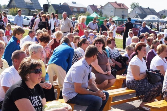 Dożynki gminno-parafialne w gminie Olszewo-Borki (07.09.2014) - zdjęcie #55 - eOstroleka.pl