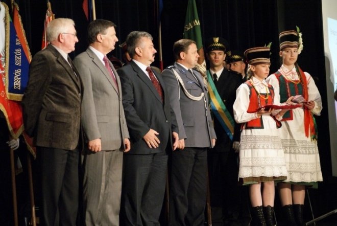 XLIX sesja Rady Miasta Ostrołęki - wręczenie odznaczeń (12.05.2009) - zdjęcie #16 - eOstroleka.pl