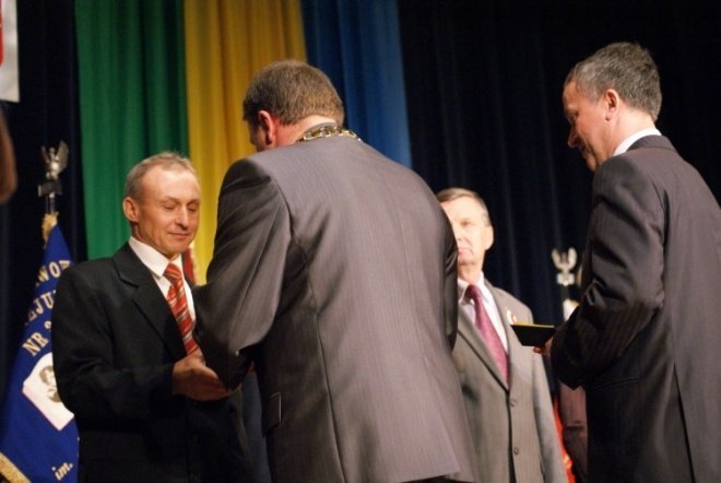 XLIX sesja Rady Miasta Ostrołęki - wręczenie odznaczeń (12.05.2009) - zdjęcie #9 - eOstroleka.pl