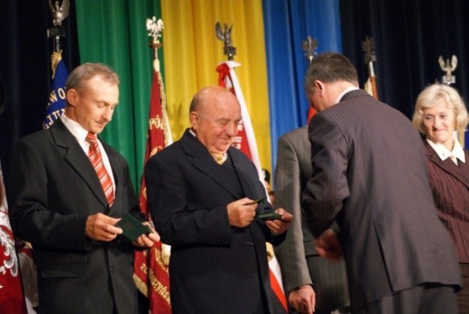 XLIX sesja Rady Miasta Ostrołęki - wręczenie odznaczeń (12.05.2009) - zdjęcie #8 - eOstroleka.pl