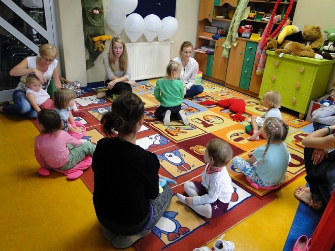 Zobacz jak wygląda lekcja pokazowa dla 3-latków w Szkole Języków Obcych Konwersatorium [10.09.2014] - zdjęcie #6 - eOstroleka.pl