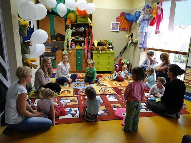 Zobacz jak wygląda lekcja pokazowa dla 3-latków w Szkole Języków Obcych Konwersatorium [10.09.2014] - zdjęcie #10 - eOstroleka.pl