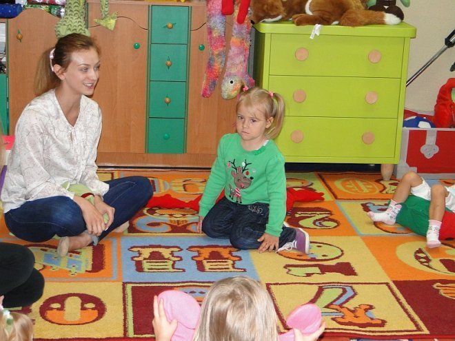 Zobacz jak wygląda lekcja pokazowa dla 3-latków w Szkole Języków Obcych Konwersatorium [10.09.2014] - zdjęcie #11 - eOstroleka.pl