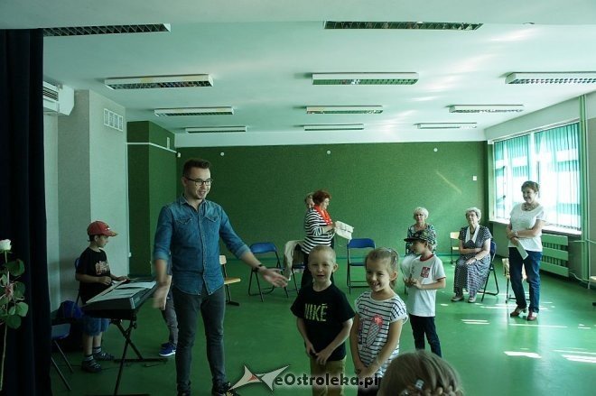Warsztaty muzyczno-teatralne w ostrołęckiej „dziesiątce” [15.09.2014] - zdjęcie #4 - eOstroleka.pl