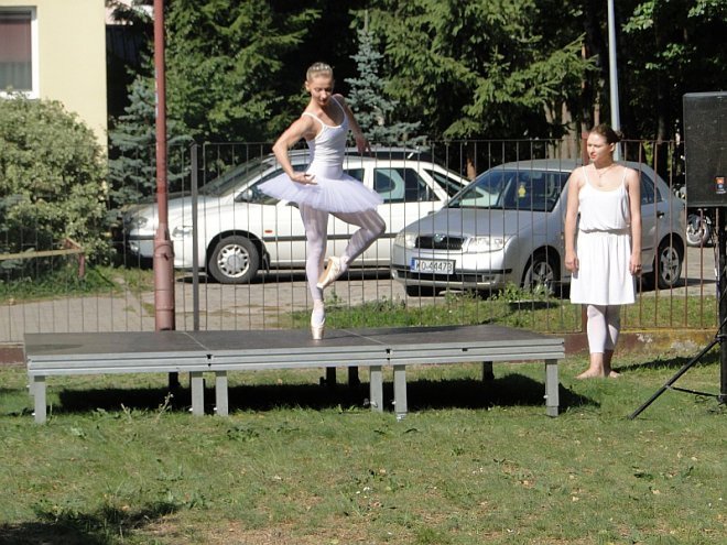 Balet podczas dużej przerwy w Zespole Szkół nr 5  - zdjęcie #13 - eOstroleka.pl