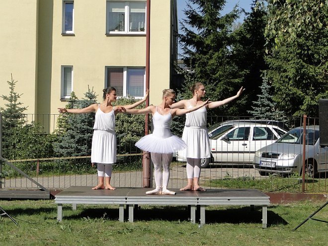 Balet podczas dużej przerwy w Zespole Szkół nr 5  - zdjęcie #30 - eOstroleka.pl
