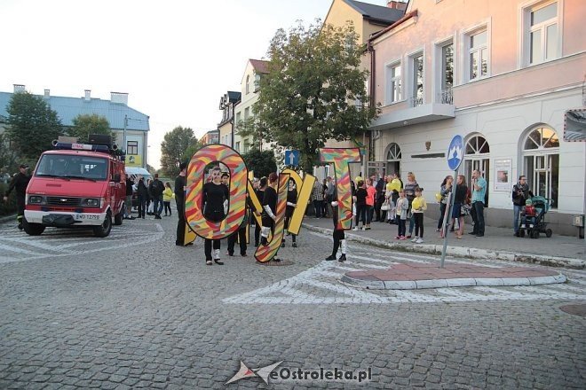 Festiwal Teatralny InQbator 2014: Parada ulicami Ostrołęki [18.09.2014] - zdjęcie #3 - eOstroleka.pl