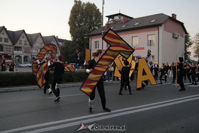 Festiwal Teatralny InQbator 2014: Parada ulicami Ostrołęki [18.09.2014] - zdjęcie #56 - eOstroleka.pl