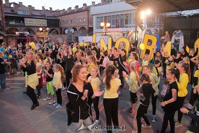 Festiwal Teatralny InQbator 2014: Parada ulicami Ostrołęki [18.09.2014] - zdjęcie #53 - eOstroleka.pl