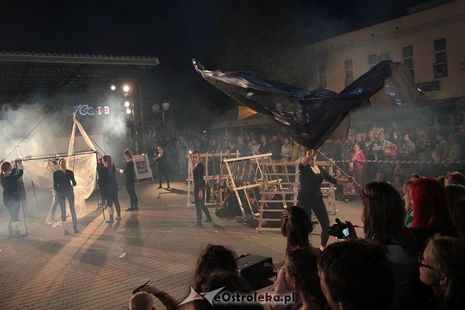 Festiwal Teatralny InQbator 2014: Parada ulicami Ostrołęki [18.09.2014] - zdjęcie #1 - eOstroleka.pl