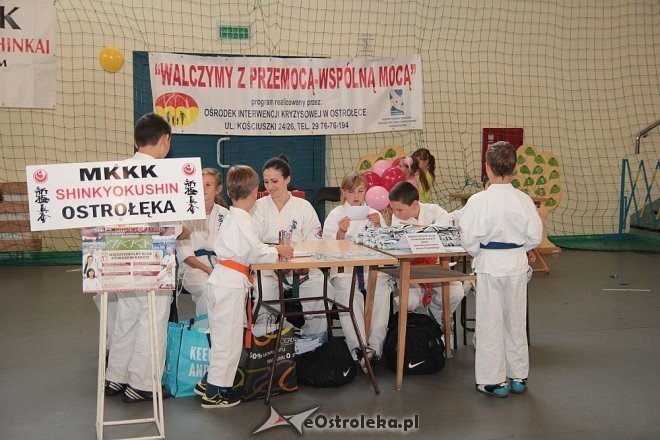 „Wspólnie z Rodziną” - festyn podsumowujący tegoroczną trasę „Radosnego Świetlicobusu” [21.09.2014] - zdjęcie #152 - eOstroleka.pl