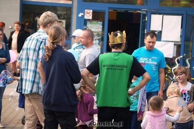 „Wspólnie z Rodziną” - festyn podsumowujący tegoroczną trasę „Radosnego Świetlicobusu” [21.09.2014] - zdjęcie #63 - eOstroleka.pl