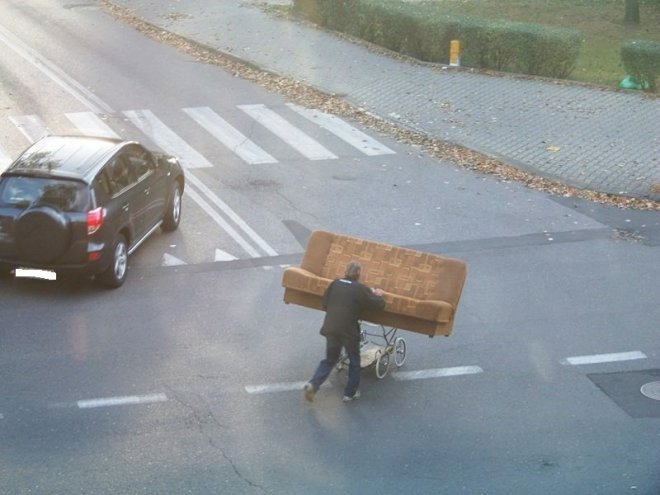 Mistrz transportu wzbudził uśmiech przechodniów - zdjęcie #4 - eOstroleka.pl