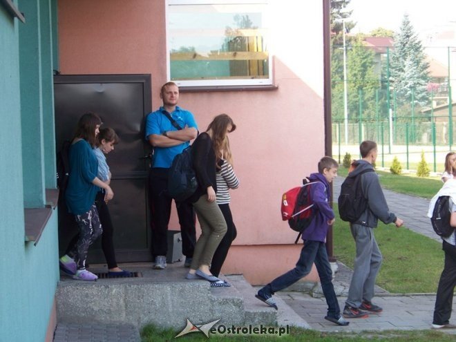Ćwiczenia strażackie w Gimnazjum nr 1 [29.09.2014] - zdjęcie #5 - eOstroleka.pl