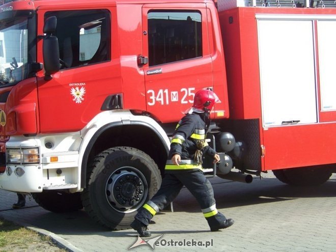 Ćwiczenia strażackie w Gimnazjum nr 1 [29.09.2014] - zdjęcie #9 - eOstroleka.pl