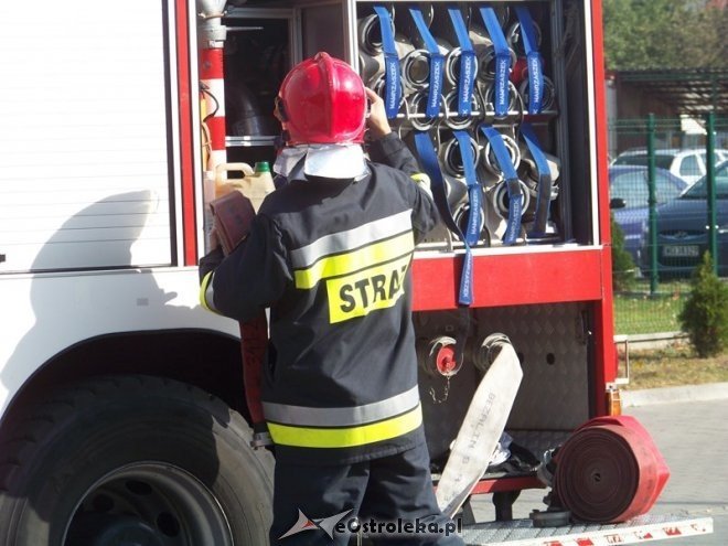 Ćwiczenia strażackie w Gimnazjum nr 1 [29.09.2014] - zdjęcie #13 - eOstroleka.pl