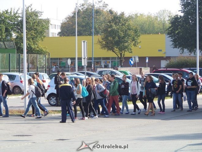 Ćwiczenia strażackie w Gimnazjum nr 1 [29.09.2014] - zdjęcie #15 - eOstroleka.pl