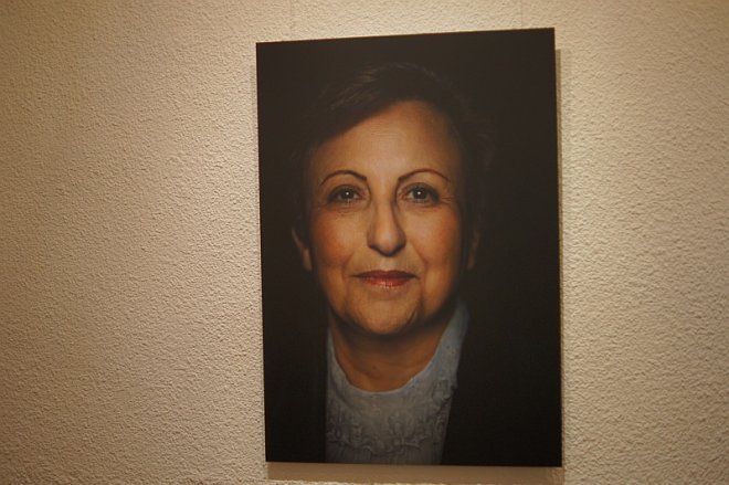 Wernisaż wystawy portretów laureatów Pokojowej Nagrody Nobla - zdjęcie #4 - eOstroleka.pl