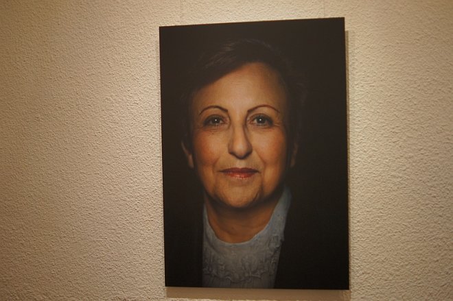 Wernisaż wystawy portretów laureatów Pokojowej Nagrody Nobla - zdjęcie #23 - eOstroleka.pl