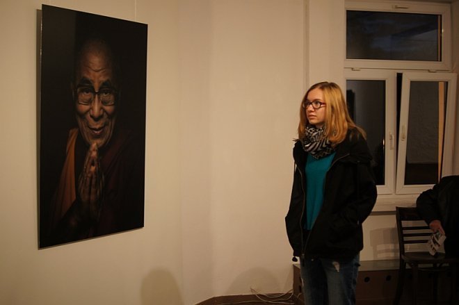 Wernisaż wystawy portretów laureatów Pokojowej Nagrody Nobla - zdjęcie #8 - eOstroleka.pl