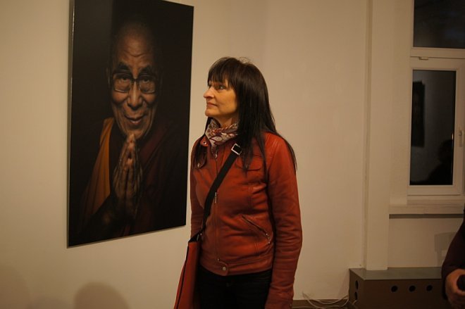 Wernisaż wystawy portretów laureatów Pokojowej Nagrody Nobla - zdjęcie #13 - eOstroleka.pl