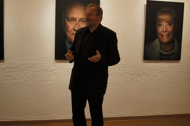 Wernisaż wystawy portretów laureatów Pokojowej Nagrody Nobla - zdjęcie #8 - eOstroleka.pl