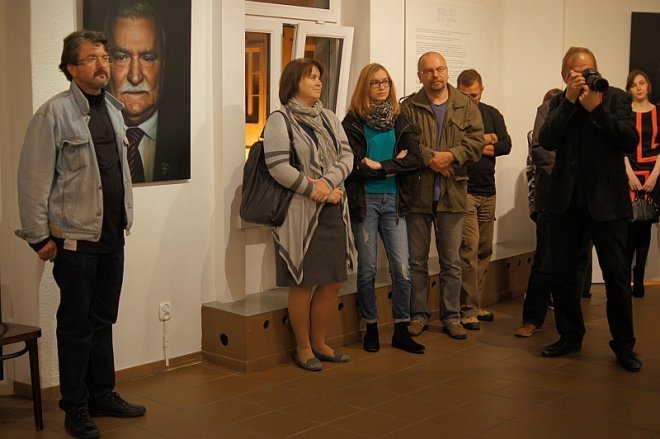 Wernisaż wystawy portretów laureatów Pokojowej Nagrody Nobla - zdjęcie #23 - eOstroleka.pl