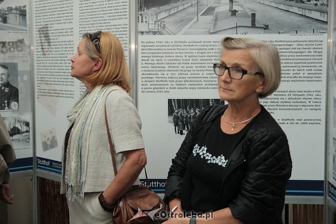 Wernisaż wystawy „Stutthof 1939 – 1945. Historia i jej świadkowe” w Muzeum Kultury Kurpiowskiej [04.10.2014] - zdjęcie #9 - eOstroleka.pl