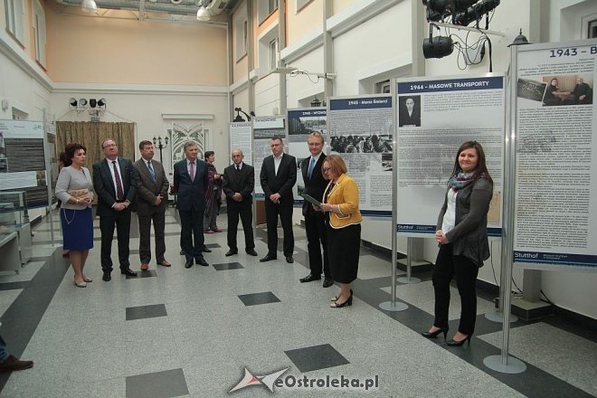 Wernisaż wystawy „Stutthof 1939 – 1945. Historia i jej świadkowe” w Muzeum Kultury Kurpiowskiej [04.10.2014] - zdjęcie #32 - eOstroleka.pl