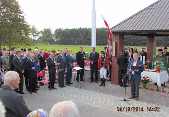 W hołdzie 113 ofiarom pacyfikacji wsi Bandysie [07.10.2014] - zdjęcie #9 - eOstroleka.pl