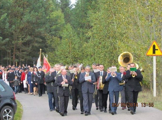 W hołdzie 113 ofiarom pacyfikacji wsi Bandysie [07.10.2014] - zdjęcie #3 - eOstroleka.pl