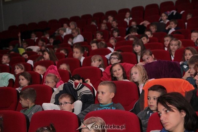 Spotkanie z muzyką w OCK: „Stroiki, guziki, pałeczki, szczoteczki” [08.10.2014] - zdjęcie #12 - eOstroleka.pl