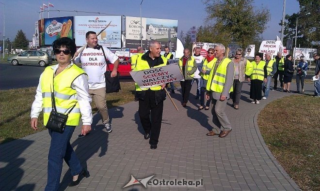 Ostrołęka: Kolejna odsłona protestu w sprawie budowy obwodnicy [10.10.2014] - zdjęcie #2 - eOstroleka.pl