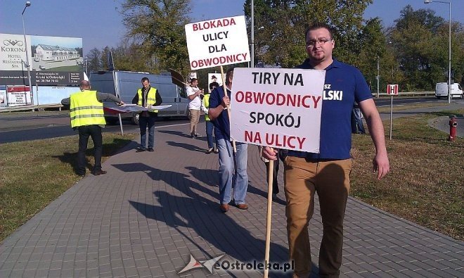 Ostrołęka: Kolejna odsłona protestu w sprawie budowy obwodnicy [10.10.2014] - zdjęcie #3 - eOstroleka.pl