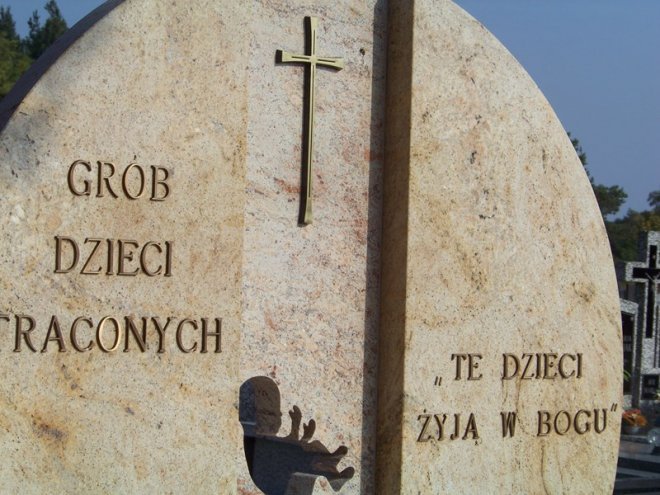 Grób dzieci nienarodzonych [11.10.2014] - zdjęcie #6 - eOstroleka.pl