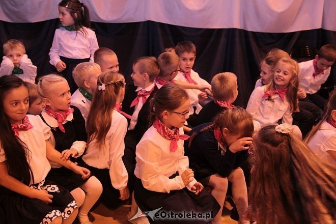 Pasowanie na ucznia w Szkole Podstawowej nr 10 w Ostrołęce [16.10.2014] - zdjęcie #66 - eOstroleka.pl