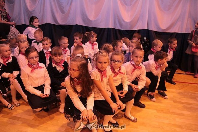 Pasowanie na ucznia w Szkole Podstawowej nr 10 w Ostrołęce [16.10.2014] - zdjęcie #64 - eOstroleka.pl