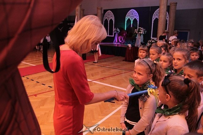 Pasowanie na ucznia w Szkole Podstawowej nr 10 w Ostrołęce [16.10.2014] - zdjęcie #21 - eOstroleka.pl
