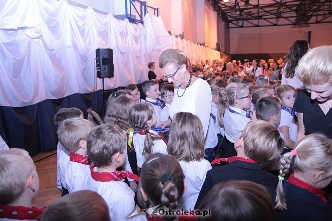 Pasowanie na ucznia w Szkole Podstawowej nr 10 w Ostrołęce [16.10.2014] - zdjęcie #87 - eOstroleka.pl