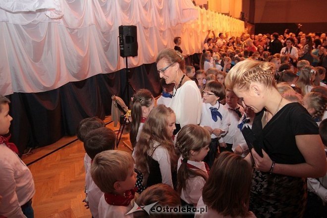 Pasowanie na ucznia w Szkole Podstawowej nr 10 w Ostrołęce [16.10.2014] - zdjęcie #88 - eOstroleka.pl