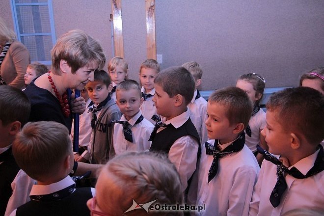 Pasowanie na ucznia w Szkole Podstawowej nr 10 w Ostrołęce [16.10.2014] - zdjęcie #93 - eOstroleka.pl