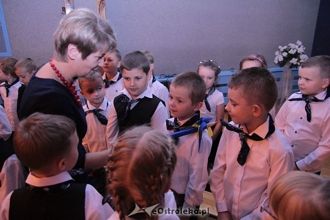 Pasowanie na ucznia w Szkole Podstawowej nr 10 w Ostrołęce [16.10.2014] - zdjęcie #11 - eOstroleka.pl