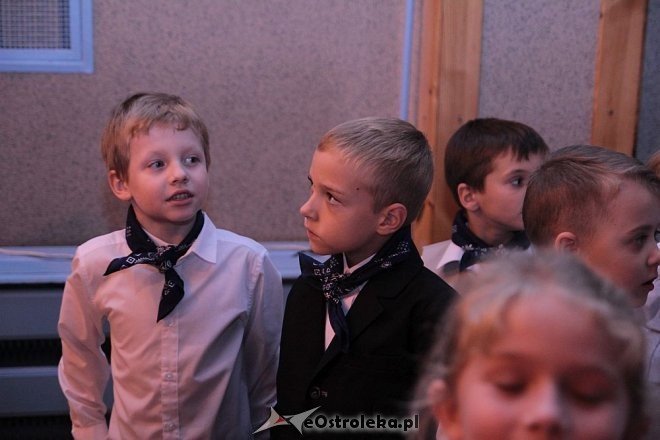 Pasowanie na ucznia w Szkole Podstawowej nr 10 w Ostrołęce [16.10.2014] - zdjęcie #7 - eOstroleka.pl