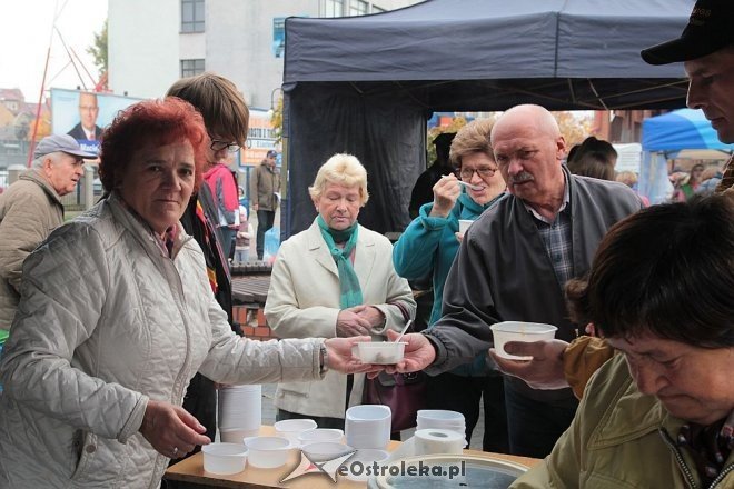 Miejskie obchody Dnia Walki z Ubóstwem [17.10.2014] - zdjęcie #6 - eOstroleka.pl