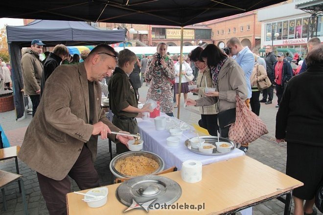 Miejskie obchody Dnia Walki z Ubóstwem [17.10.2014] - zdjęcie #5 - eOstroleka.pl