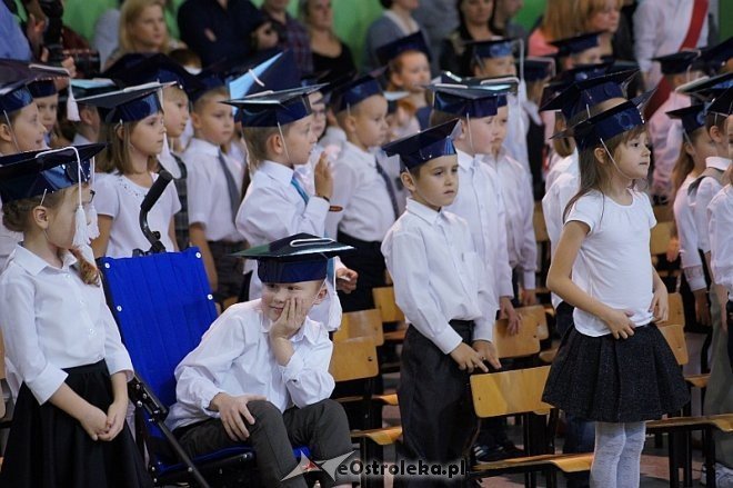 Pasowanie na ucznia w Szkole Podstawowej nr 2 w Ostrołęce [21.10.2014] - zdjęcie #35 - eOstroleka.pl